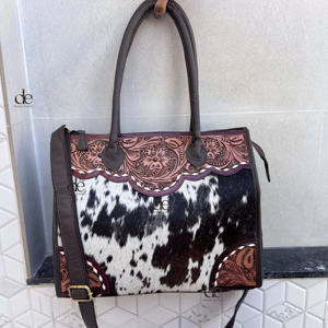 Sac fourre-tout en cuir sculpté à la main, fourrure de vache, style bohème vintage, nouvelle collection, sac bandoulière artisanal de créateur - Product Image 1