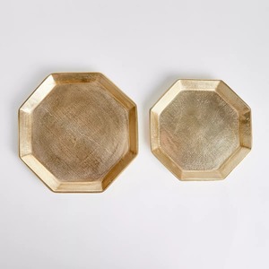 Plateau de service en métal au design moderne, motif feuille gravé, poli, décoratif, compatible micro-ondes, idéal pour les fêtes - Product Image 2