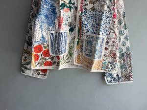 Chaqueta de algodón acolchada Kantha con estampado floral para mujer, cárdigan con botones frontales y patchwork, con bolsillos, ropa informal de invierno, regalo para ella. - Product Image 5
