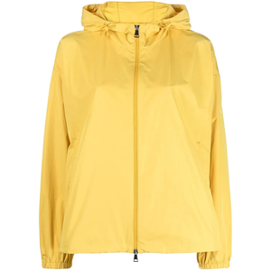 เสื้อแจ็คเก็ตกันลมกันน้ำสีเหลืองไซส์พลัส รุ่น Cecile พร้อมฮู้ด ซิปสองทาง ปลายแขนยางยืด ปรับชายเสื้อได้  พร้อมป้ายโลโก้ลายเซ็น - Product Image 1