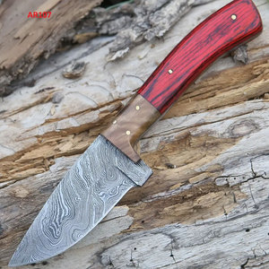 Couteau de chasse artisanal en acier Damas avec manche en bois naturel et étui en cuir pour le camping, la survie et le bushcraft - Product Image 5
