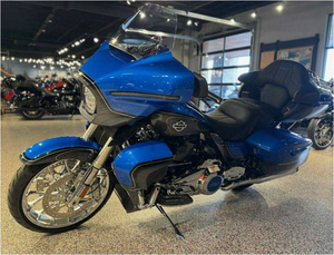 Moto de tourisme Street Glide CVO 1500cc 2026 pour adultes, EFI, ABS, GPS, caractéristiques de luxe premium, fabriquée aux États-Unis, vitesse maximale - Product Image 4