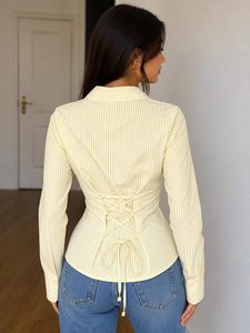 Chemise boutonnée rayée pour femme avec dos lacé style corset, manches longues, chemisier ajusté - Product Image 2