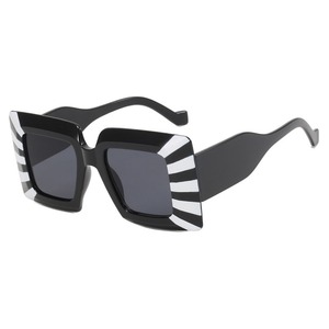 New Striped Square <b>Large</b> <b>Frame</b> Sunglasses Female Trend FashionStreet Sun Glasses - Product Image 4