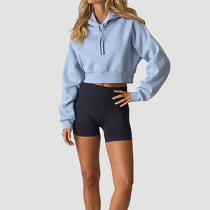 Hoodie court décontracté en tissu extensible doux, confortable et léger, idéal pour le quotidien et les activités sportives - Product Image 1