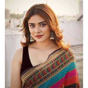 Magnifique Saree de travail de séquence pour les fêtes et les clubs - Product Image 4