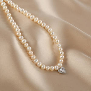 Collar de Perlas Naturales Versión Coreana, Brillante y Deslumbrante, Cadena para Clavícula, Collar con Colgante de Lujo Ligero - Product Image 3