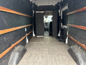 Fourgon utilitaire commercial Transit250 à toit surélevé 2020, moteur 3.5L V6, fourgon utilitaire à châssis long, 121 617 miles - Product Image 2