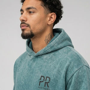 Survêtement streetwear pour homme, effet usé, tissu résistant, design moderne, coupe confortable et apparence élégante pour le quotidien. - Product Image 5