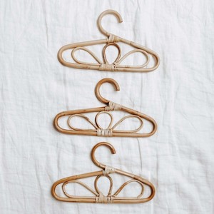 Cintres en rotin pour enfants, fabriqués à la main, en canne naturelle, pour l'organisation des vêtements, organiseurs de chambre de bébé - Product Image 2