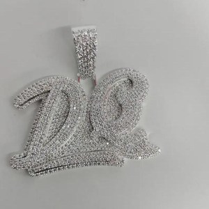 จี้เพชรแบบ Iced Out สั่งทำได้ตามต้องการ พร้อมตัวอักษรชื่อ  ทำจากเงินแท้ 925 ประดับเพชร VVS Moissanite สไตล์ฮิปฮอป จี้ตัวอักษร Iced Out - Product Image 4