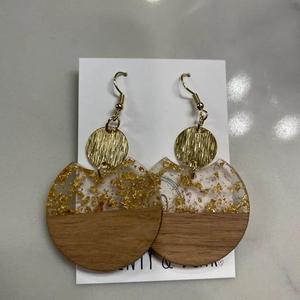 Boucles d'oreilles brodées en résine, bijoux faits à la main pour femmes et filles, look classique de mariage, haute qualité - Product Image 6