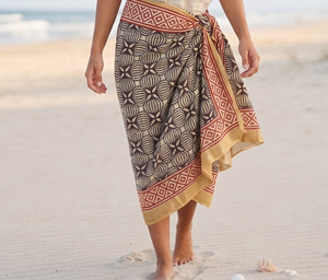 Pareo de algodón indio con estampado a mano y borde de Zari, ideal para la playa, estilo bohemio, para cubrir el traje de baño, para vacaciones en la playa. - Product Image 1