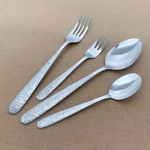 Stylish appearance beautiful stainless steel cutlery set perfect for upscale dining environments - Product Image 6