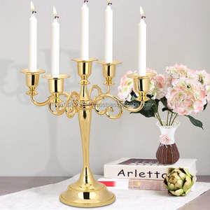 Candelabros de latón de diseño auténtico con elegancia artesanal hechos para decoradores de interiores y Bodas de lujo - Product Image 1