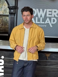 Power Ballad Nick Jonas Chaqueta amarilla - Product Image 3