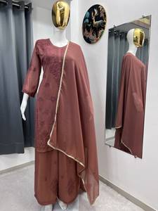 Ensemble prêt-à-porter entièrement cousu avec haut en faux georgette brodé par des artisans, pantalon palazzo et dupatta en faux georgette. - Product Image 6