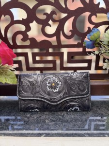 Nouvel Arrivage : Étui de Téléphone Pochette en Cuir Véritable Sculpté à la Main, Élégant, Multi-usages, Portefeuille en Cuir Style Western, Vente Chaude - Product Image 5