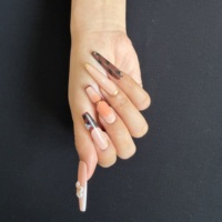 Faux ongles à presser forme cercueil French manucure faits main, motif floral 3D, feuille d'or, étoiles, nude et blanc, qualité salon, réutilisables, ajustement personnalisé