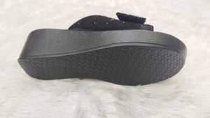 Sandales à enfiler confortables pour femmes, noires, à bout ouvert, ornées de cristaux et d'un nœud, style chic, vente en gros - Product Image 5