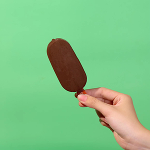 Custom OEM Crispy Crunch Chocolate Ice Cream <b>Bar</b> Milk Gelato Rich Frozen Dessert Chocolate Coated Private Label Supply - Product Image 1