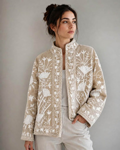 Veste en velours matelassé réversible écologique faite à la main, style Suzani, beige, broderie florale, style bohème, cadeau pour elle - Product Image 1
