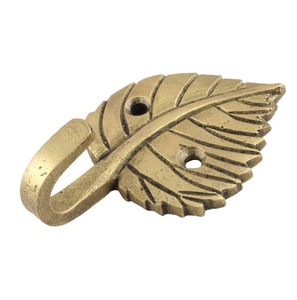 Ganchos Metálicos Multiusos de Dos Hojas de Calidad Superior con Acabado Dorado y Textura, Fabricante y Proveedor de la India - Product Image 5