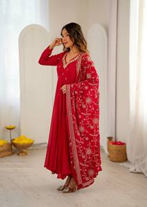 Ensemble pour femmes brodé rouge, robe à manches longues, châle plissé, tenue de style Salwar Kameez festif - Product Image 5