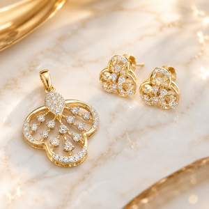 Ensemble élégant de pendentif en or 14 carats serti de diamants avec boucles d'oreilles florales pour femmes, bijoux de luxe pour les fêtes, cadeau - Product Image 1