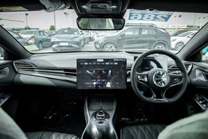 BYD Seal Premium con Volante a la Derecha - Product Image 3