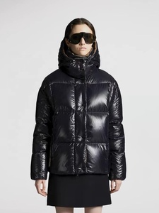 Chaquetas de marca, ropa de lujo, logotipo personalizado, ropa de diseñador para hombre, chaqueta acolchada de diseñador, chaqueta de lujo para hombre y mujer - Product Image 4