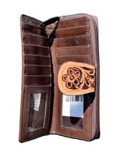 Elegante Cartera de Mano de Cuero Genuino Estilo Occidental con Protección RFID, Diseño de Estampado Animal Hecho a Mano, Correa de Muñeca Desmontable para - Product Image 3