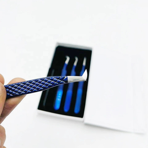 Pince à épiler NUMISMA INTERNATIONAL Blue Diamond Grip à pointe lisse antistatique pour extensions de cils, toutes tailles, durable, best-seller - Product Image 3