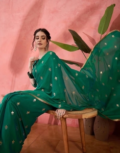 Sari KV Verde Bordado con Lentejuelas y Adornos - Product Image 6