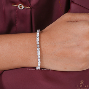 Bracelet tennis en diamants de laboratoire de luxe, diamants ronds brillants, sertissage à griffes sécurisé, bijoux de mariée intemporels pour elle - Product Image 1