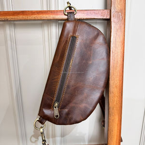 Sac banane en cuir personnalisé polyvalent sac à bandoulière confortable pour tous les jours sac à bandoulière en cuir de vache véritable pour unisexe - Product Image 5