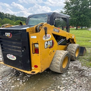 Chargeuse compacte CAT 236D3 robuste pour les travaux de construction, l'agriculture et la manutention de matériaux industriels - Product Image 2