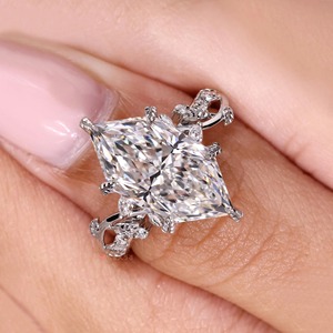 Bague de fiançailles de luxe en diamant de laboratoire Marquise néerlandaise de 5 carats, certifiée IGI, design inspiré de la nature, feuilles et branches, or massif 14K - Product Image 1
