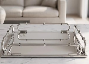 Plateau décoratif ovale en métal argenté poli effet miroir avec poignées tubulaires modernes - Product Image 2