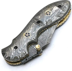 Cuchillo Plegable de Acero de Damasco Hecho a Mano, Hoja de Acero Inoxidable, Mango de Madera, Personalizable, para Caza, Camping y Actividades al Aire Libre - Product Image 3