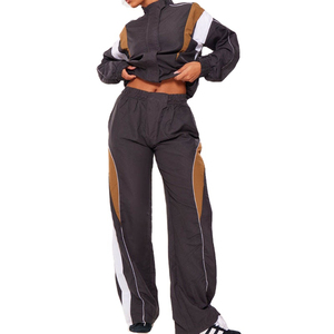 Ensemble de survêtement sportif 2 pièces pour femme, manches longues, coupe classique, respirant, séchage rapide, à capuche, avec bandes latérales, toutes saisons - Product Image 1