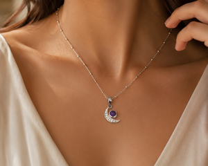 Collier pendentif en argent 925 avec améthyste en forme de croissant de lune, bijoux romantiques pour femmes, à porter au quotidien - Product Image 1