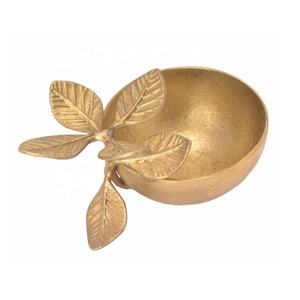 Cuencos decorativos de Venta caliente Acabado de latón Forma cuadrada Sirviendo aperitivos Cuencos de cocina Frutas Nueces Fiestas Decoración DE BODA Cuencos de metal - Product Image 4