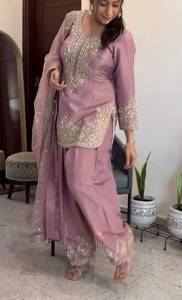 Salwar Kameez de Seda Rosa con Dupatta Bordada, Ropa Étnica Tradicional para Mujer, para Bodas, Corte Regular, Largo hasta el Tobillo - Product Image 3