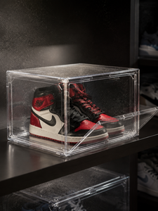 Boîte de présentation de chaussures en acrylique moderne et élégante, finition polie, taille et couleur personnalisables, protège les chaussures de la poussière, visibilité facile pour une utilisation simple. - Product Image 5