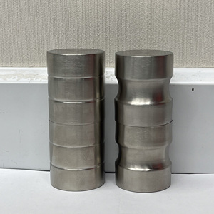 Tirador de acero inoxidable AOGAO para puertas de cubículo de inodoro, herrajes de baño duraderos para uso en baños públicos y baños - Product Image 1