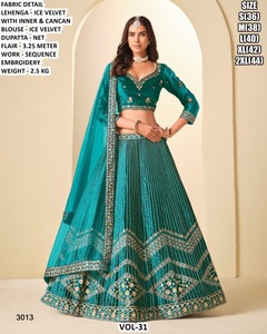 Lehenga Velvet Bloom - Product Image 6
