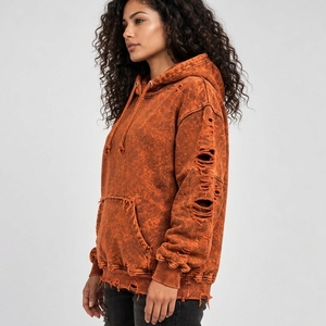 Sweats à capuche pour femmes, effet usé, lavage vintage, tissu doux et coupe décontractée, pour les collections streetwear tendance et le quotidien. - Product Image 2