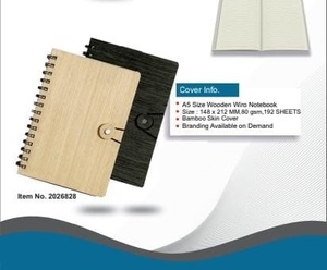 Carnet minimaliste en bois fait main, reliure spirale, couverture en bois noir et naturel, article promotionnel - Product Image 2