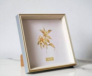 กรอบรูปไม้ลายโบราณดีไซน์พรีเมียม พร้อมขอบสีทองและดีไซน์กล่องลึก สำหรับตกแต่งบ้านและโต๊ะทำงานอย่างมีระดับ - Product Image 2